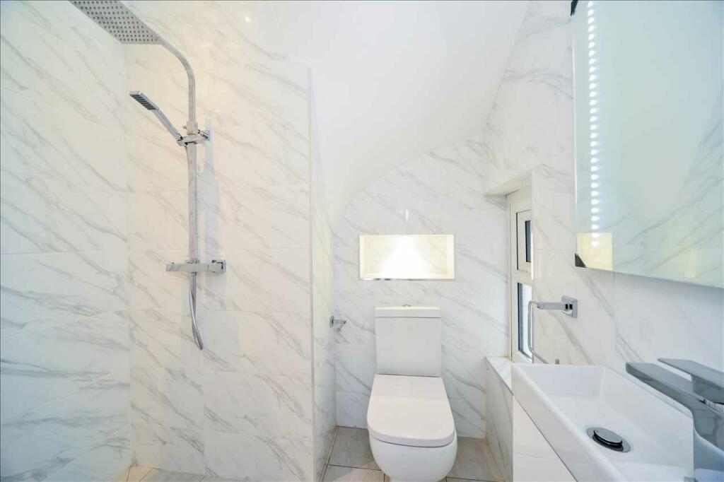 En Suite Shower room