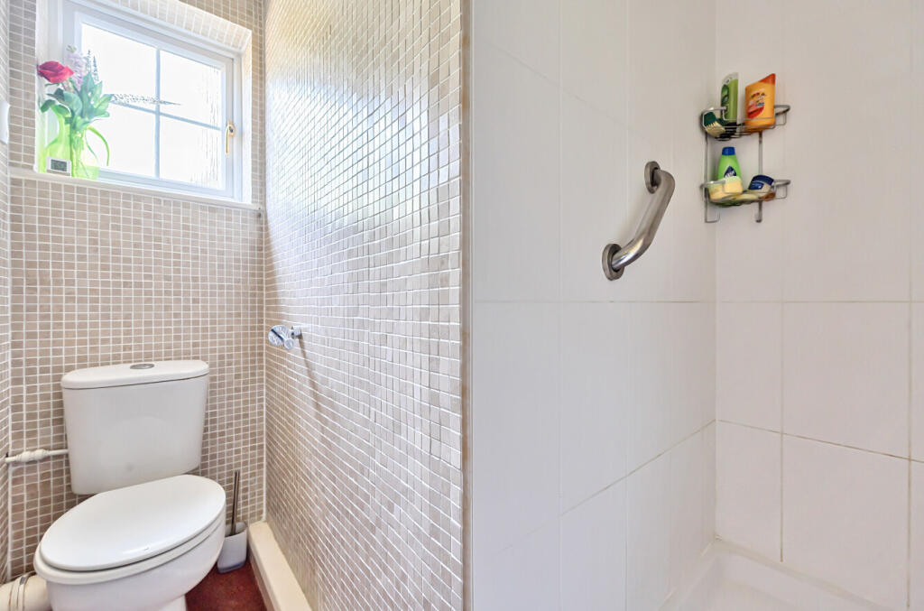 1336619-7-689b349...