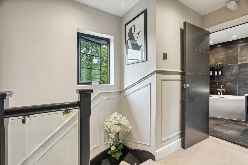 Upstairs hallway.jpeg