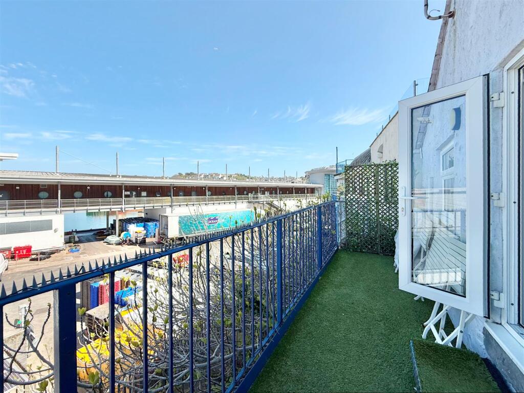 Balcony Towards New Market.JPG