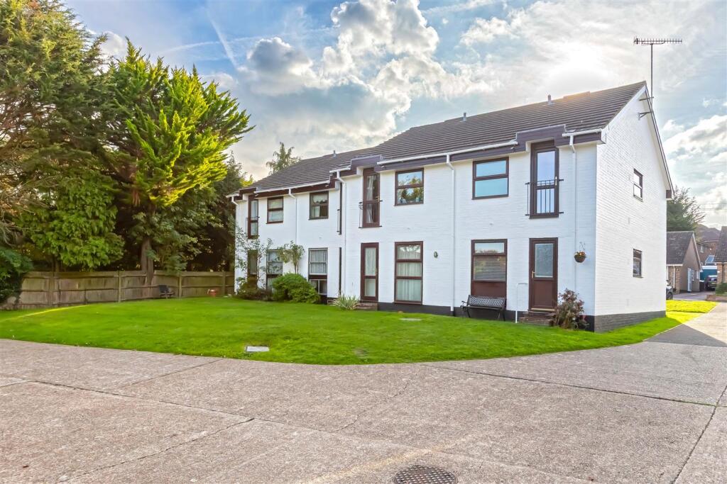 Floral Dene Court_9.jpg