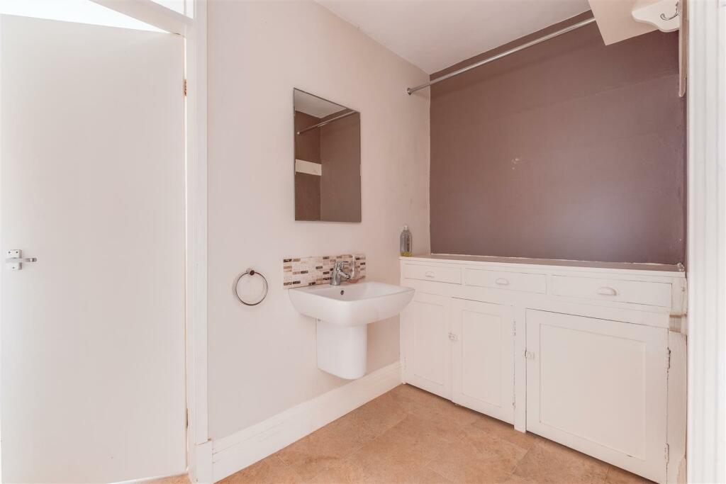 Constables - Earle Drive-8.jpg