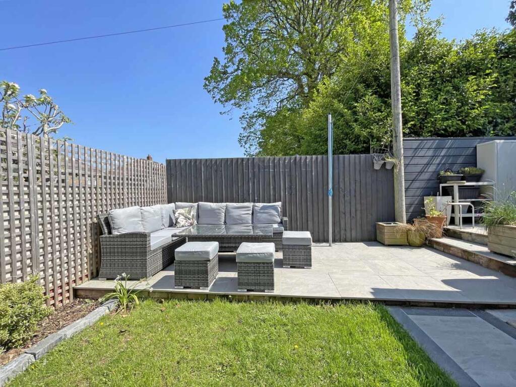 Beacon Down Avenue 40 - Garden 5.jpg