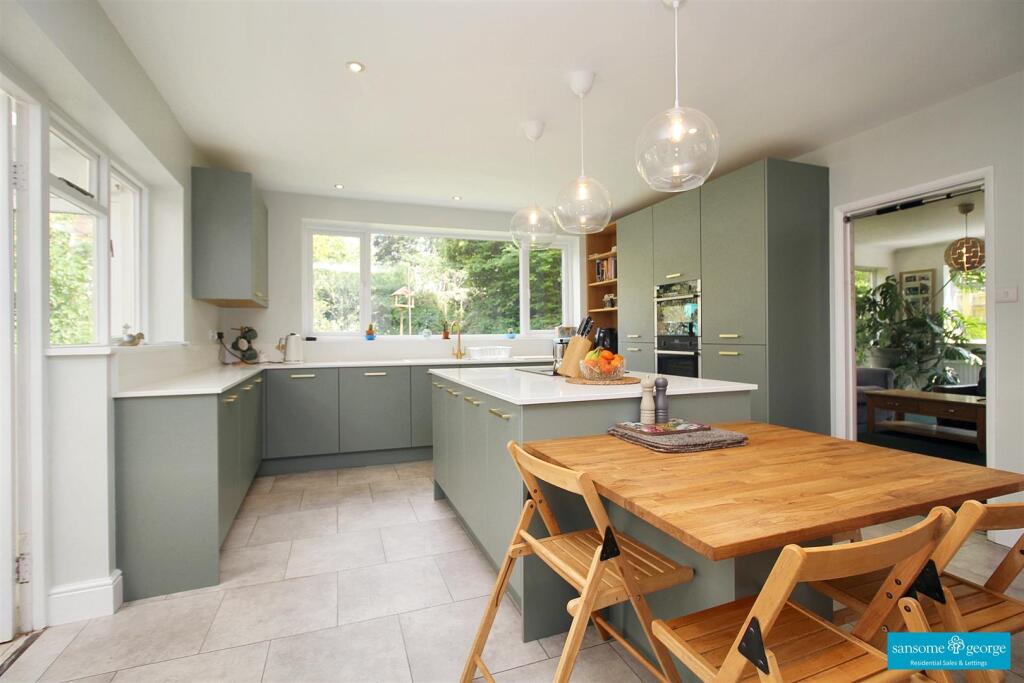 Kitchen/Breakfast Room