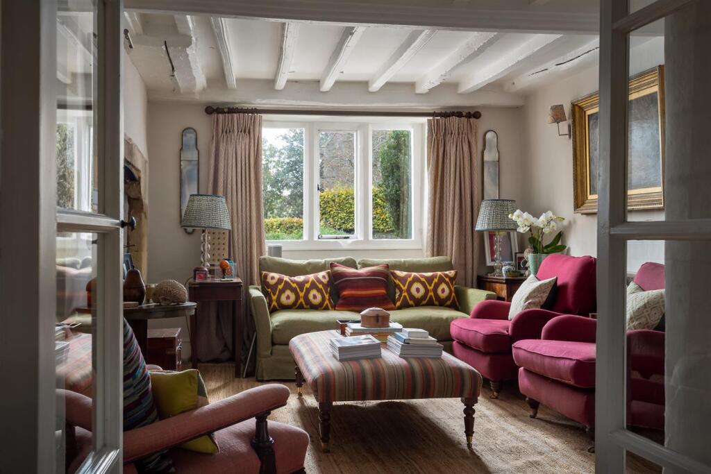 38 - Manor Farm - GL54 2ND - Web.jpg