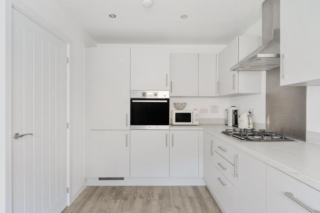 MEDORA CLOSE (12).jpg