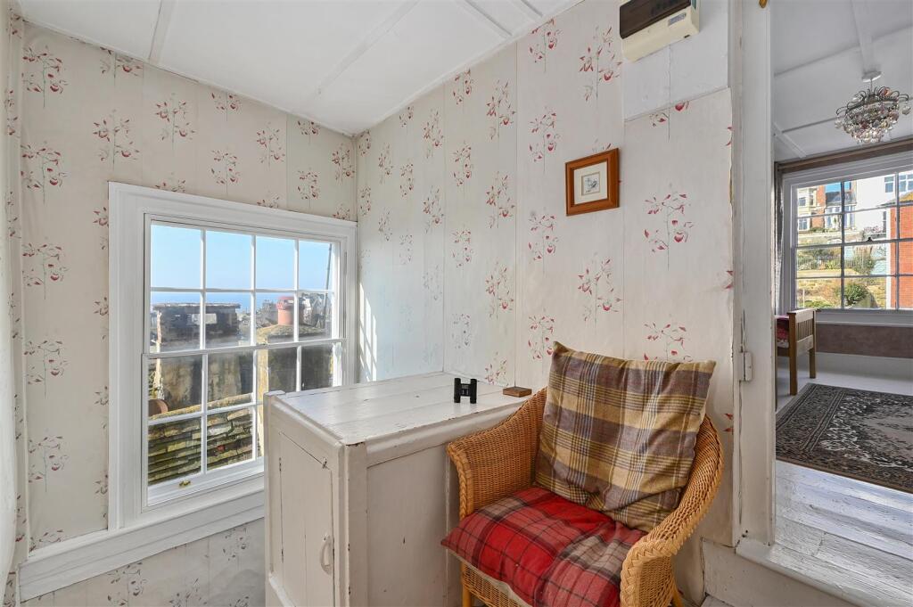 11 Hill Street TN34 (49).jpg