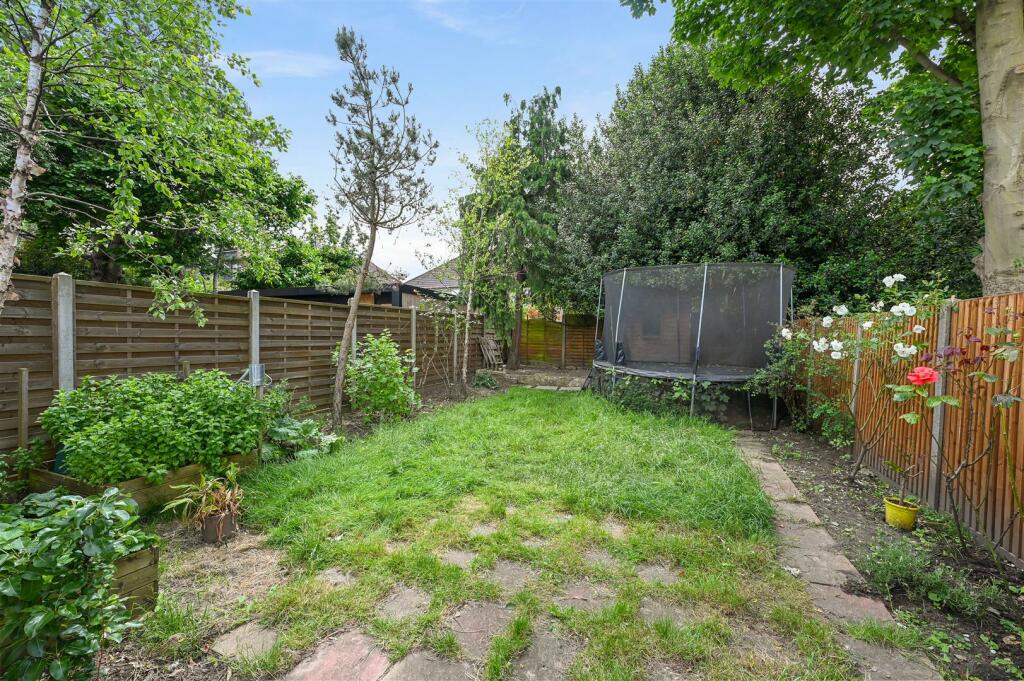 AR - Acacia Road11.JPG