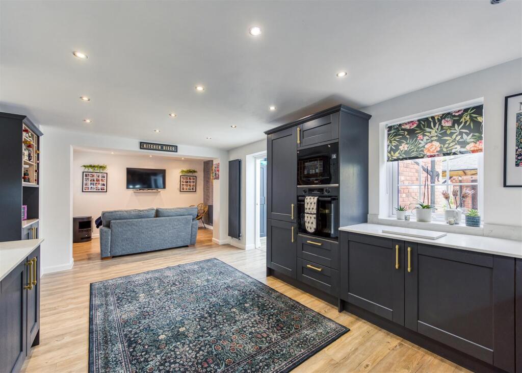 43 Henry Fowler Drive-06.jpg