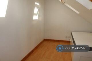 Cabin-Style Bedroom +Built-In Wardrobe