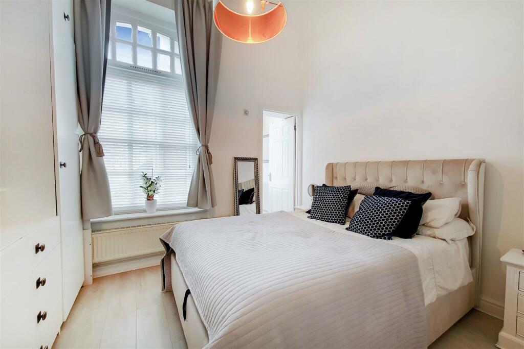 2_Main Bedroom-1.jpg