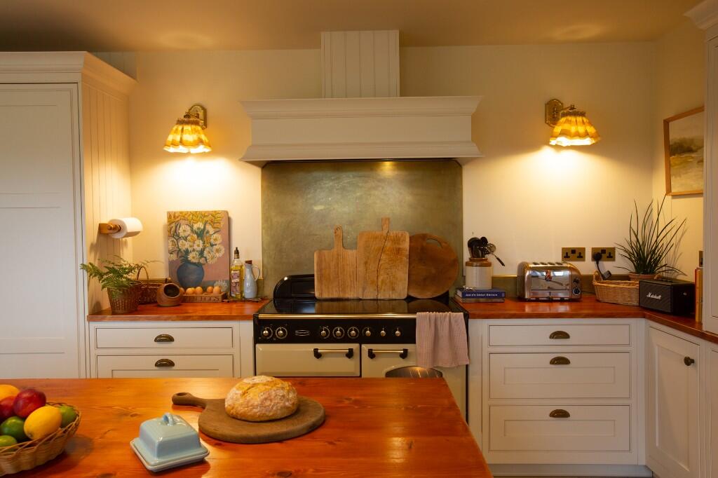 Further kitchen