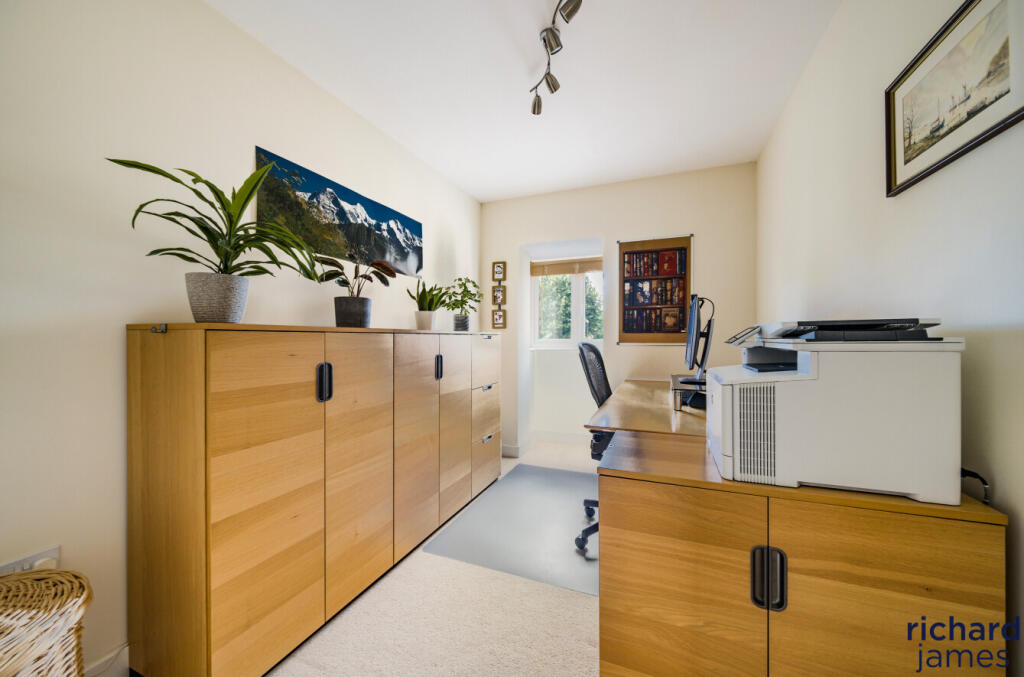 2b5167c7-4264-41d...