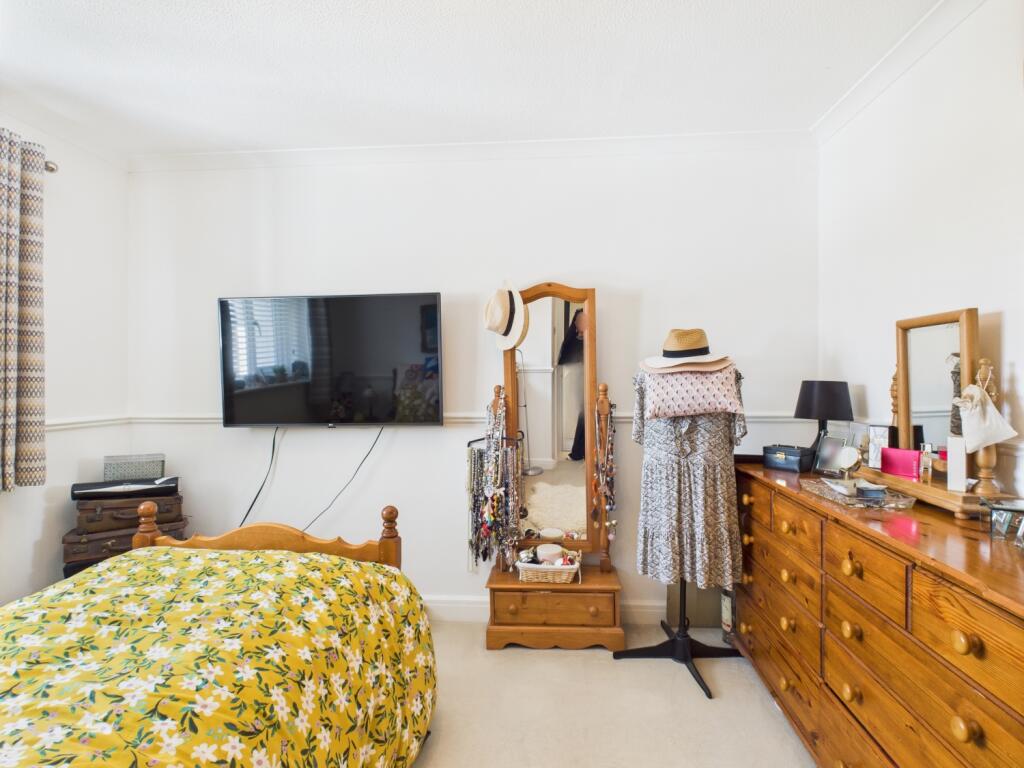 CAM03729G0-PR0056-STILL044