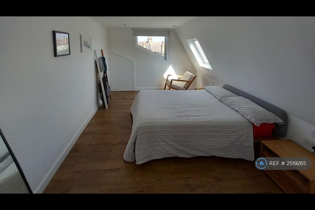 Bedroom 1 - 2nd Floor (View 2)