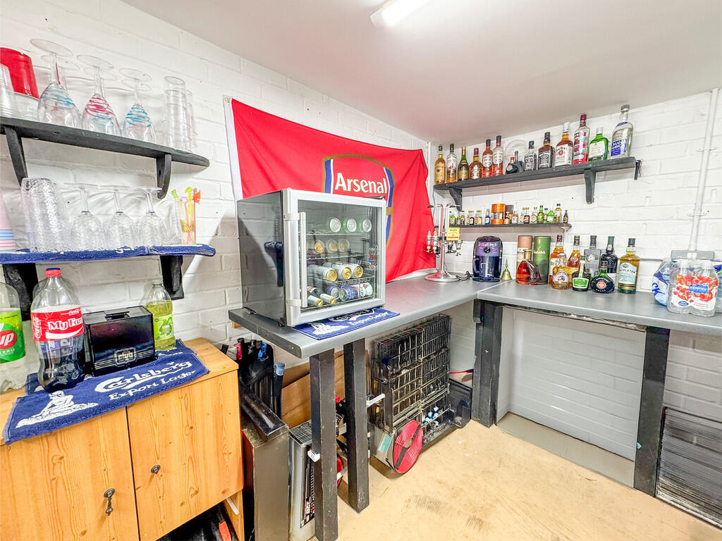 garage bar