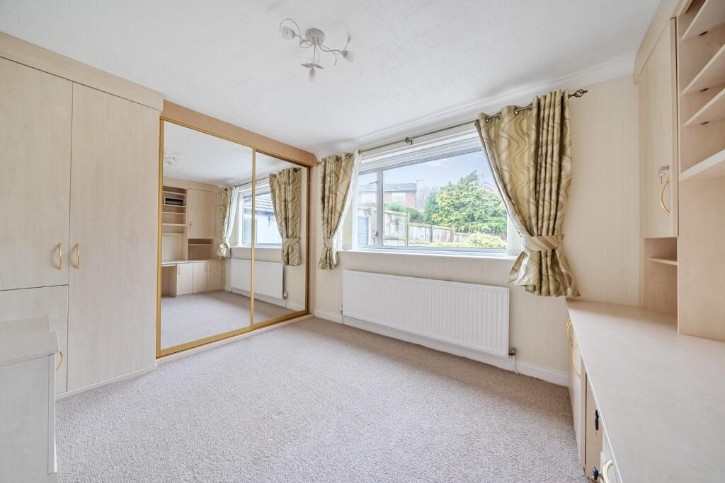 second bedroom.jpg