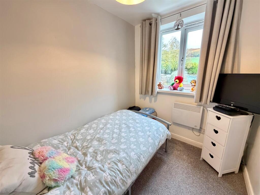 bed 3 2.jpg