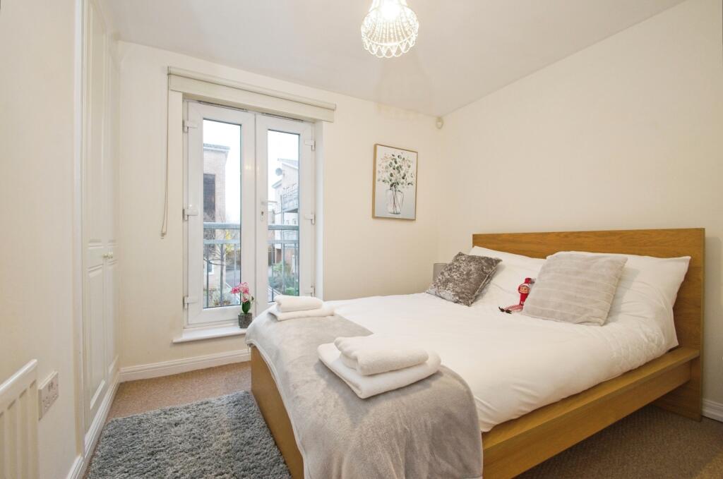 Bedroom/Living  4