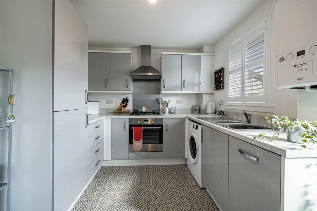 8 Knoll Park Place Galashiels 12.JPG