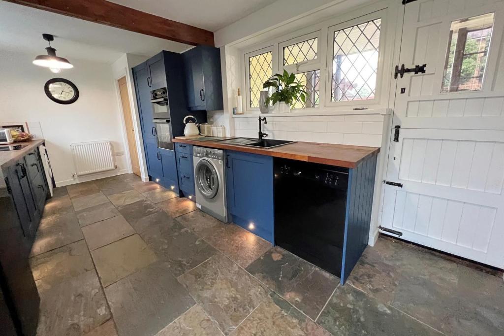 2- Kitchen