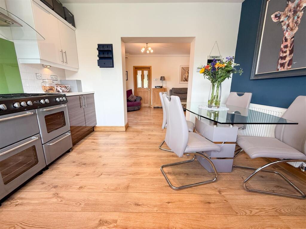 KITCHEN DINING ROOM