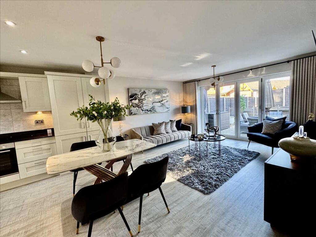 LIVING KITCHEN