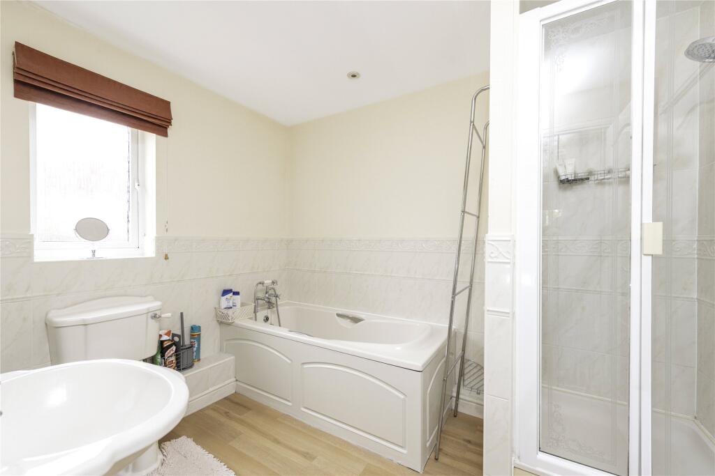 Bed 2 En Suite