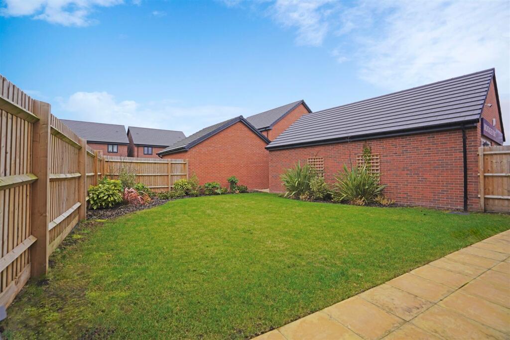 Crest Nicholson (38).jpg