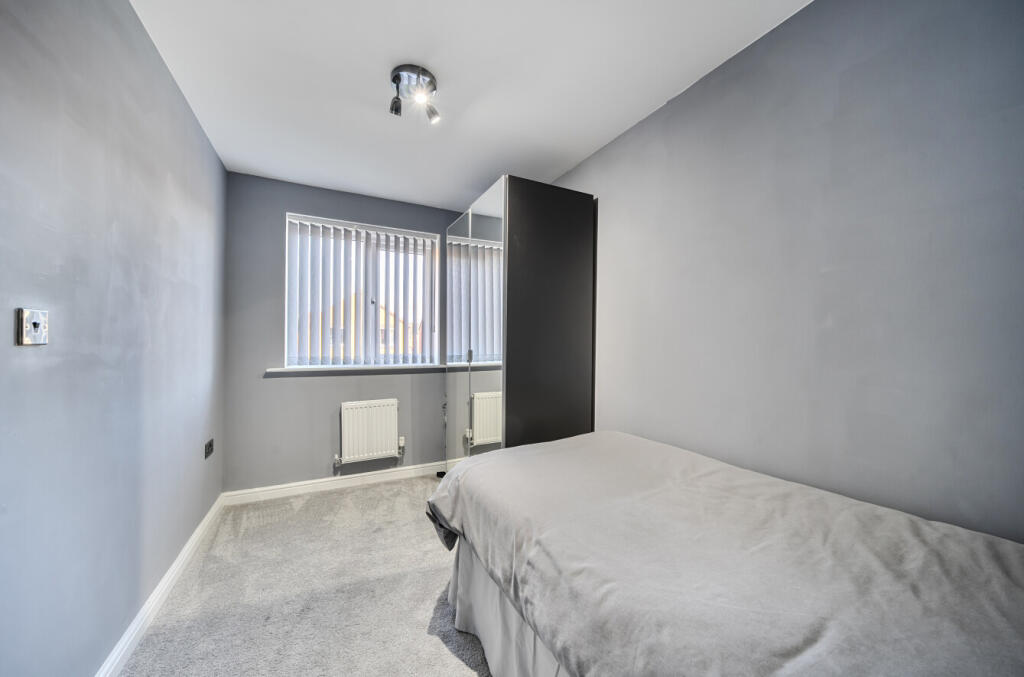 1387089-9-693955c...