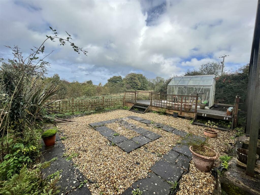 rear garden.JPG