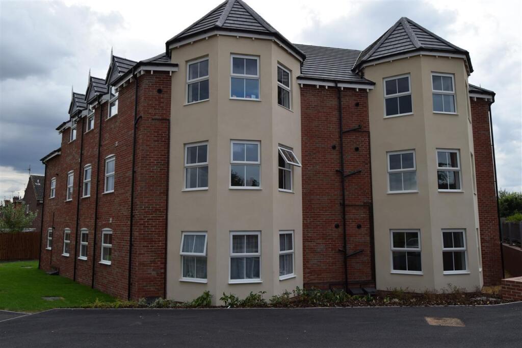 The Crossings, Newark, Nottinghamshire