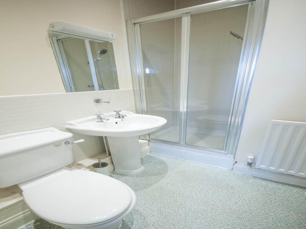 Room 5 en-suite
