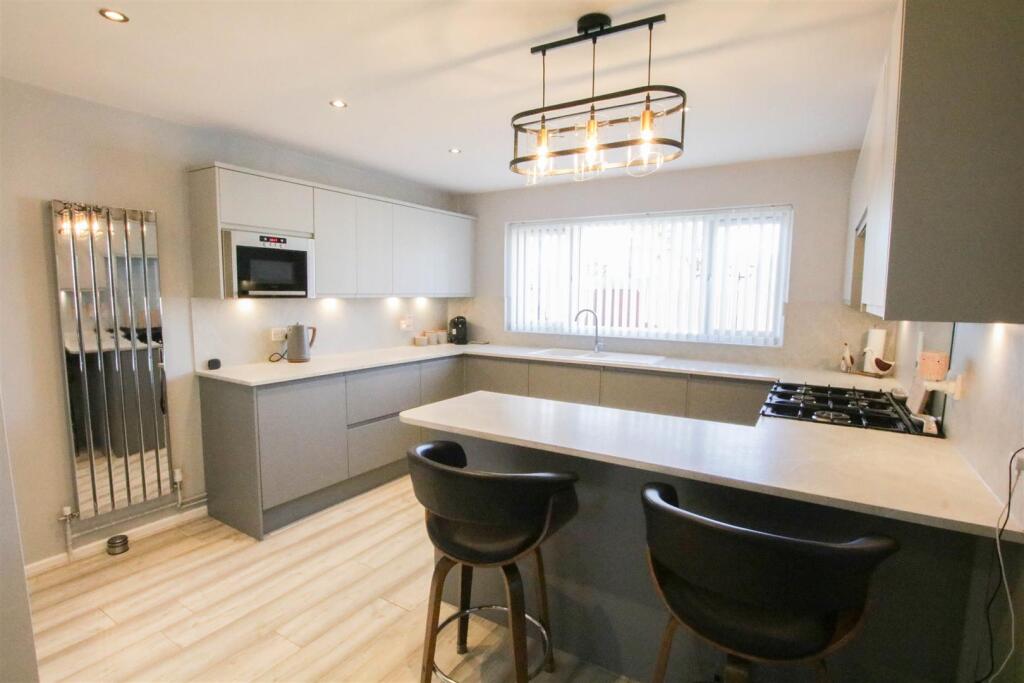 BREAKFAST KITCHEN