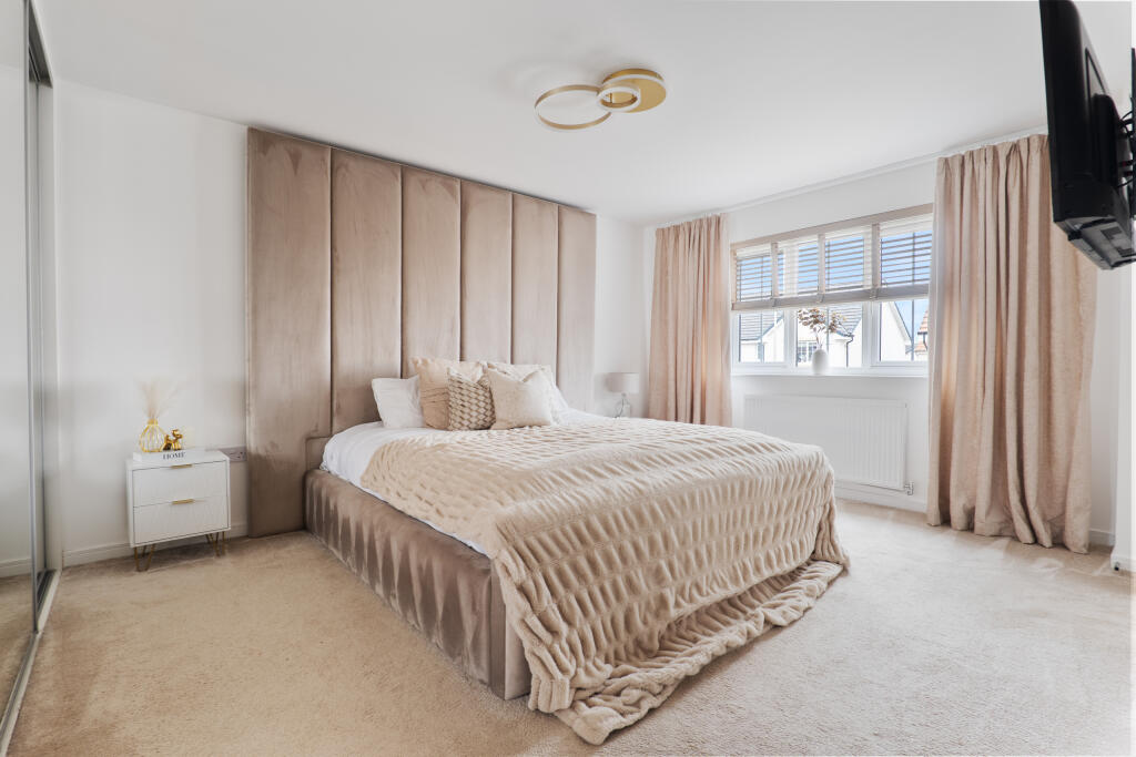 MASTER BEDROOM