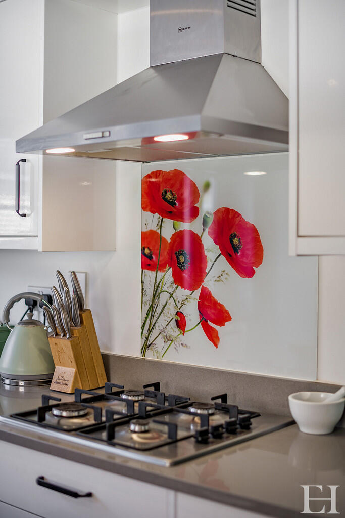 8648366-interiorW...