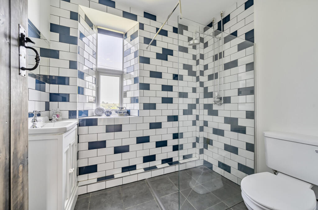 1335337-15-689b96...