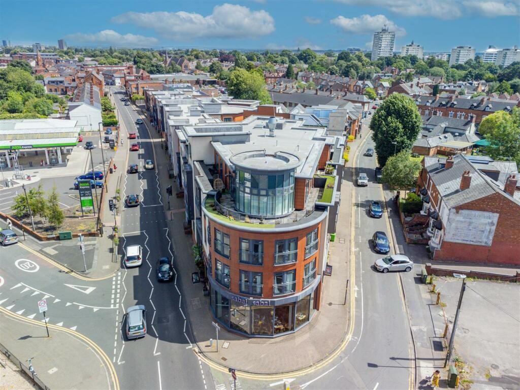 6892_33280884_IMG...