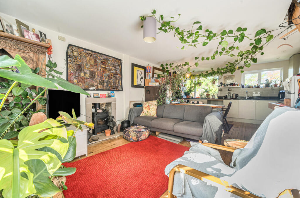 1372559-2-68fb595...