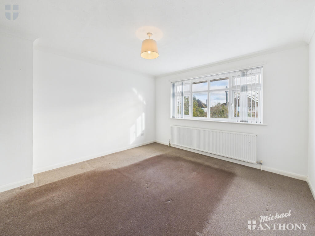 CAM03852G0-PR0480-STILL009