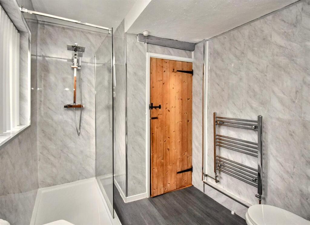 Bathroom/Shower Room