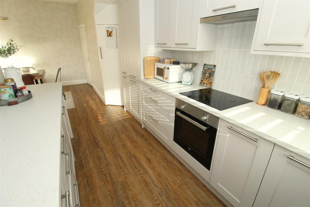 Kitchen4.JPG