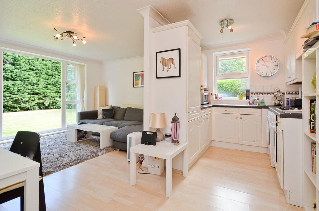 20 Foxwood Green ...