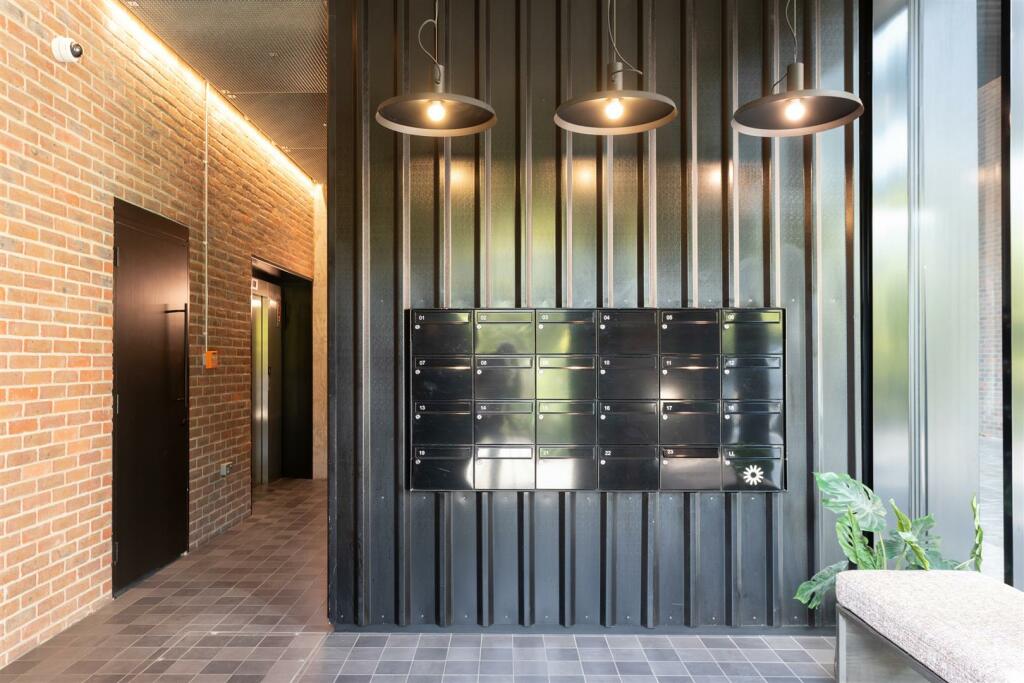 Flat 2 West Apartments, 50 Lawrence Road-014.jpg
