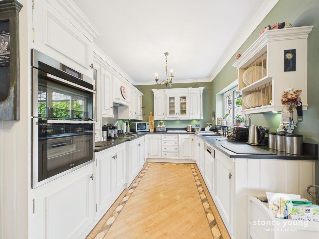 Open Dining Kitchen