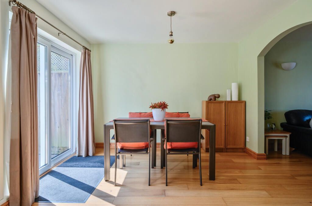 1297011-19-682efe...