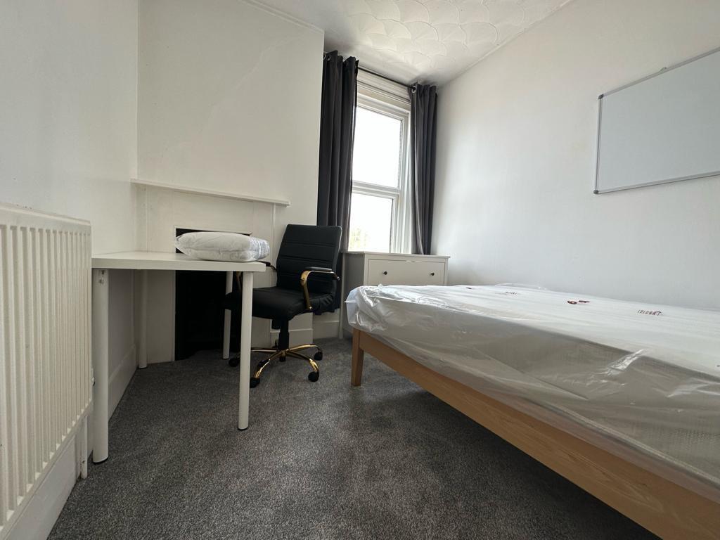 18E 2023 Bed 2.jpg