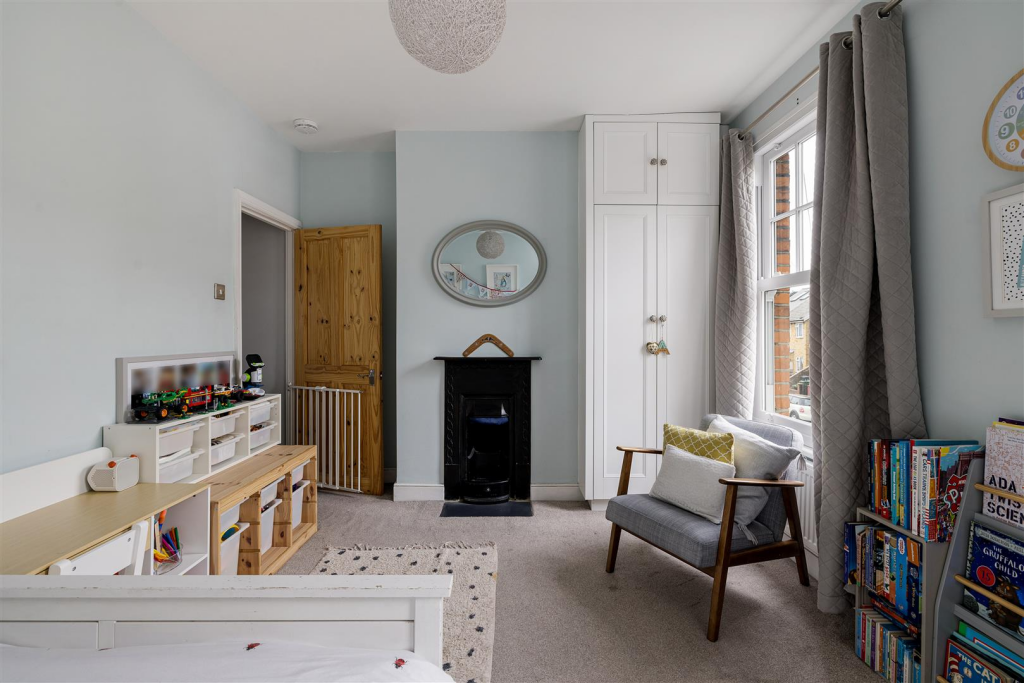 Pasquier Road, E17