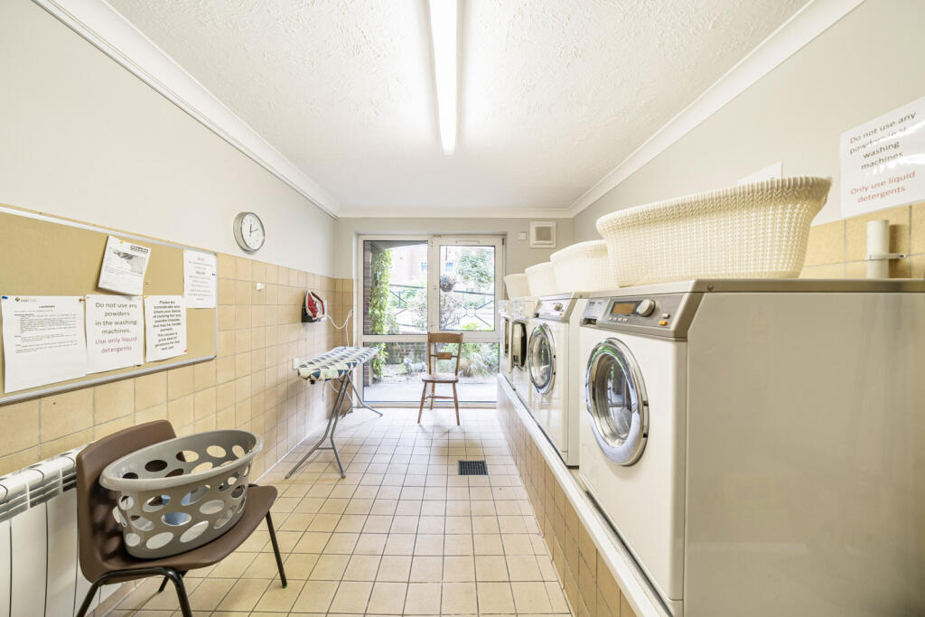 1305961-18-68496b...