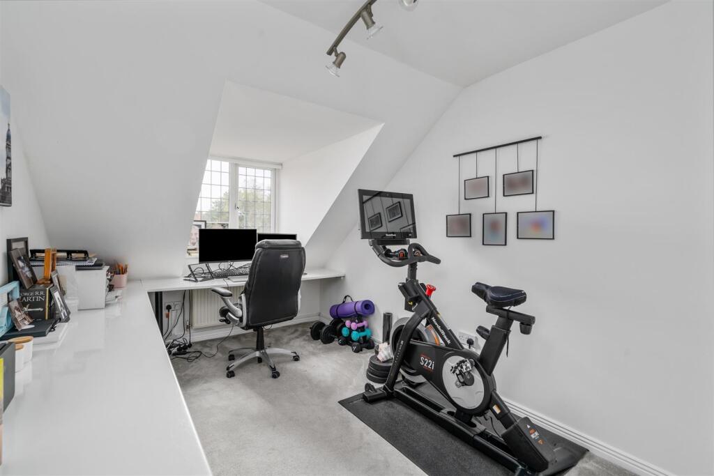 47 Radlow Crescent_12.jpg
